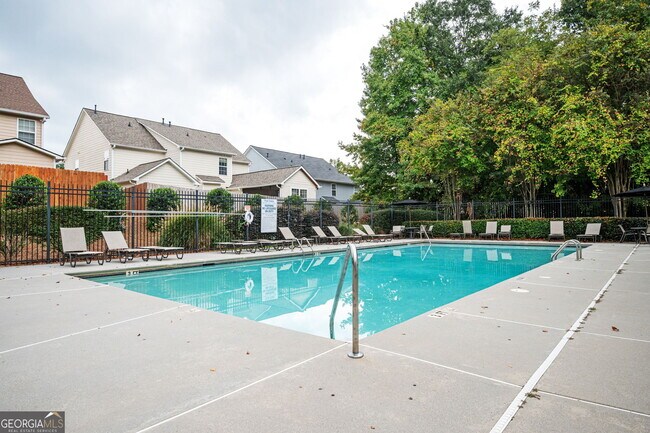 Building Photo - 2213 Leicester Way SE