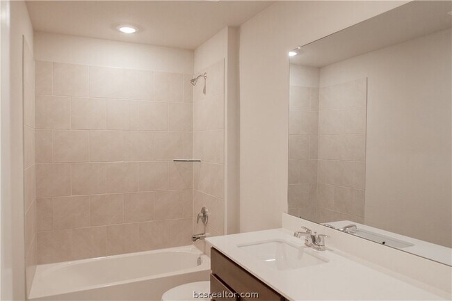 Building Photo - 10649 Knox Lndg Dr