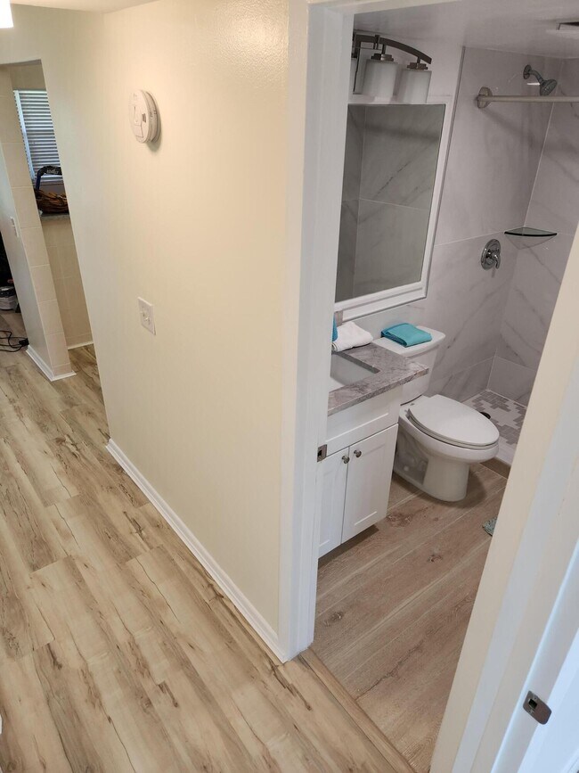 Building Photo - 106 Suffolk C