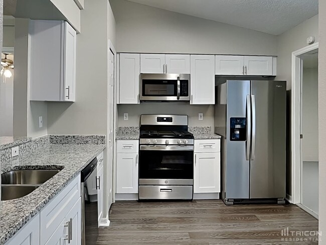 Building Photo - 15342 Margaux Dr