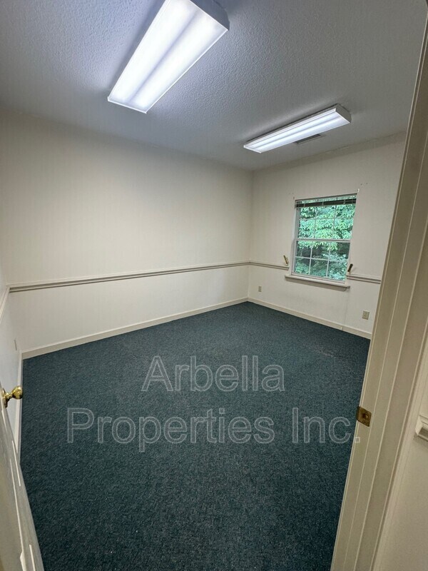 Building Photo - 902 Sunset Dr 7B