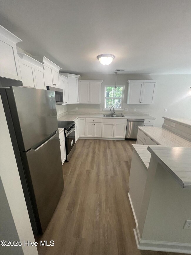 Building Photo - 618 Walnut Dr