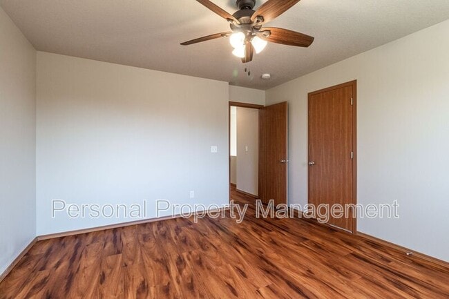 Building Photo - 3604 NE 81st Cir