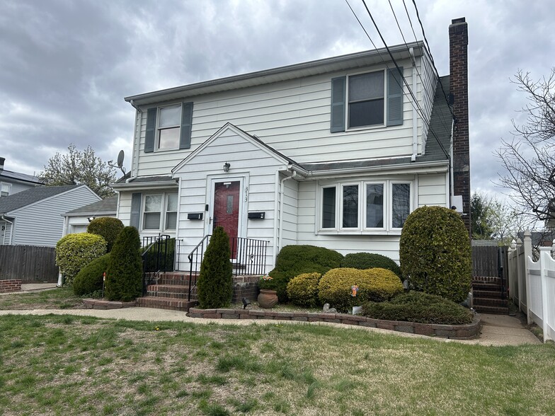 Primary Photo - 313 3rd Ave