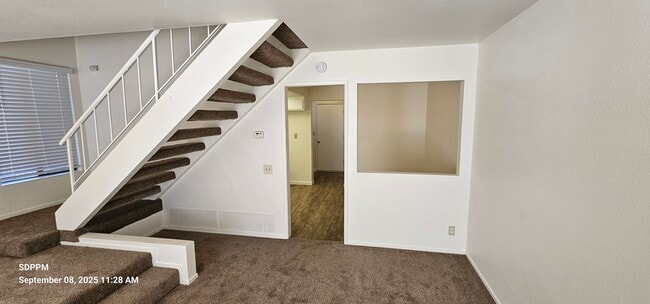 Building Photo - EL CAJON - Nice 3 Bedroom 2.5 Bath Townhou...