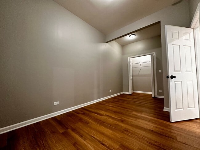 Building Photo - Amazing 4-bed Duplex by UIC