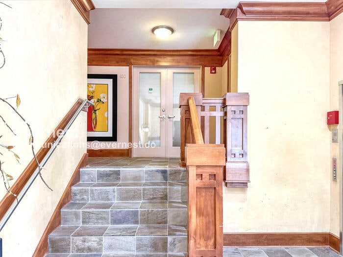 Building Photo - 133 Queen Anne Ave N