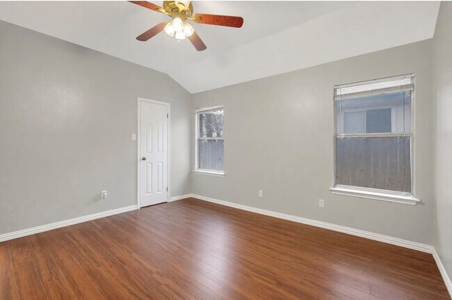 Building Photo - 1001 Apple Cross Dr