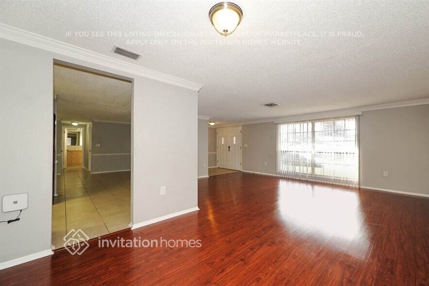 Building Photo - 8701 Lincolnshire Dr
