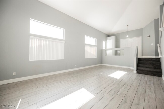 Building Photo - 138 Cam Capri