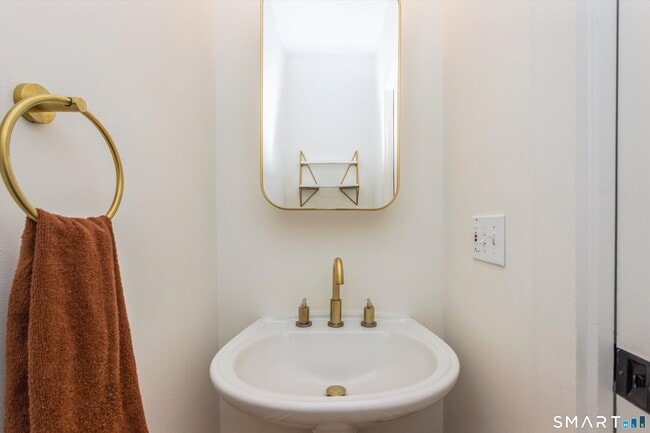 Building Photo - 48 Spring St