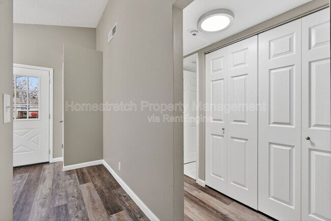 Building Photo - 3333 Green Pasture Dr