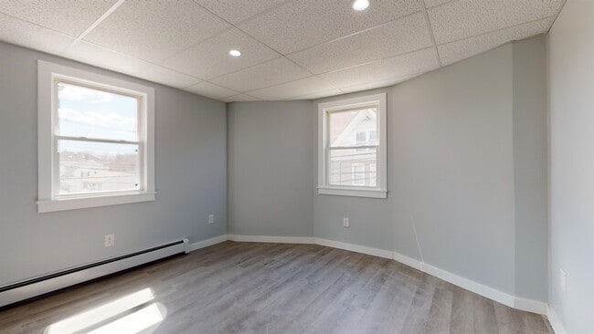 Building Photo - 7 Island Ave