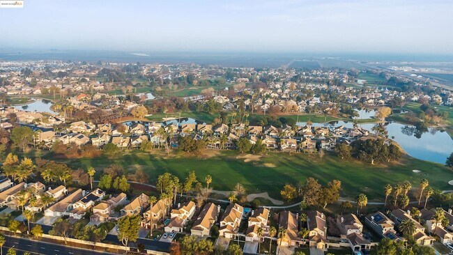 Building Photo - 4730 Spinnaker Way