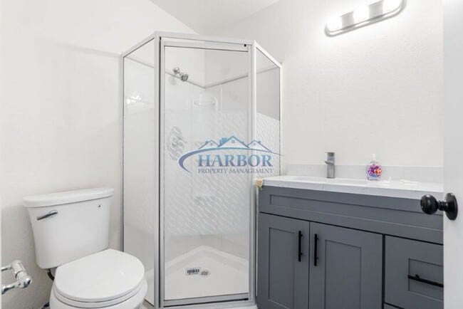 Building Photo - 789 W 18th St