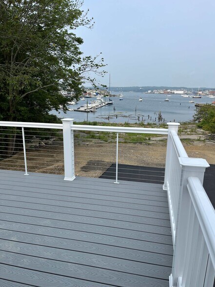 Building Photo - 169 E Main St