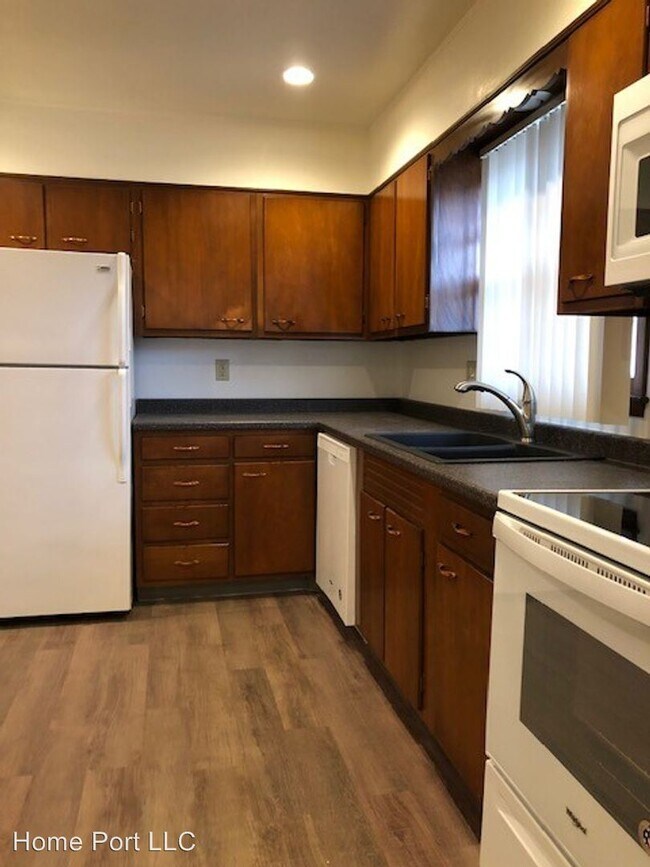 Building Photo - 2712-2714 Luther Dr