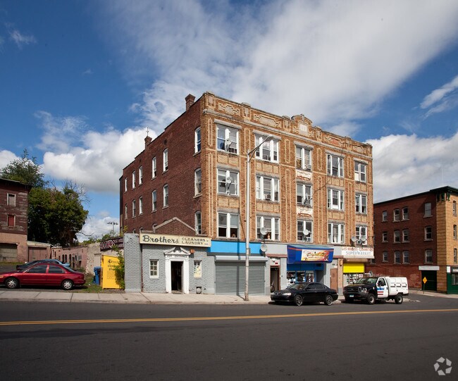 Primary Photo - 238-242 North St