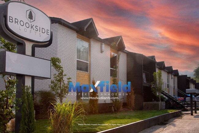Building Photo - LEASE SPECIAL- 4 WEEKS FREE! Brookside Lofts 2 BD 1 BA - Unit 17
