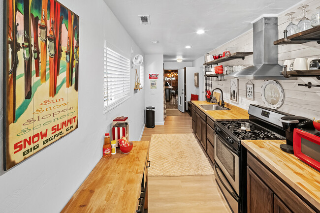 Building Photo - 44634 Barton Ln N