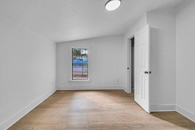 Building Photo - Newly remodeled 4BD 2BA home in Waco