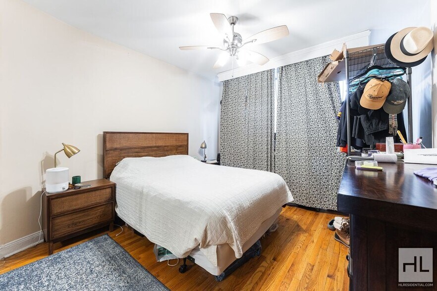 Building Photo - 7 AVENUE