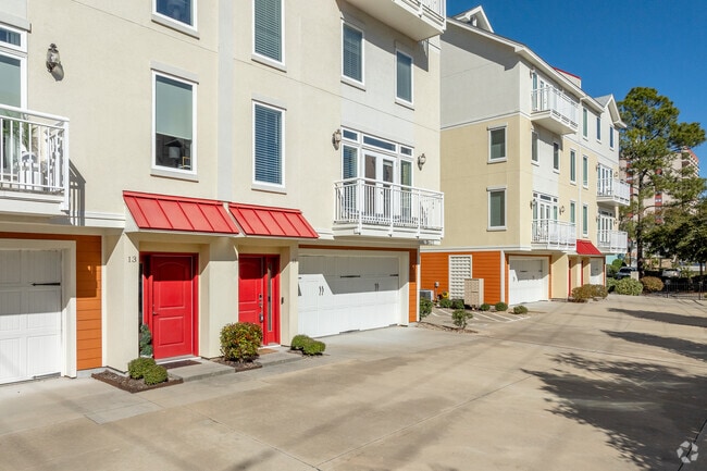 Garages. - 7401 N Ocean Blvd