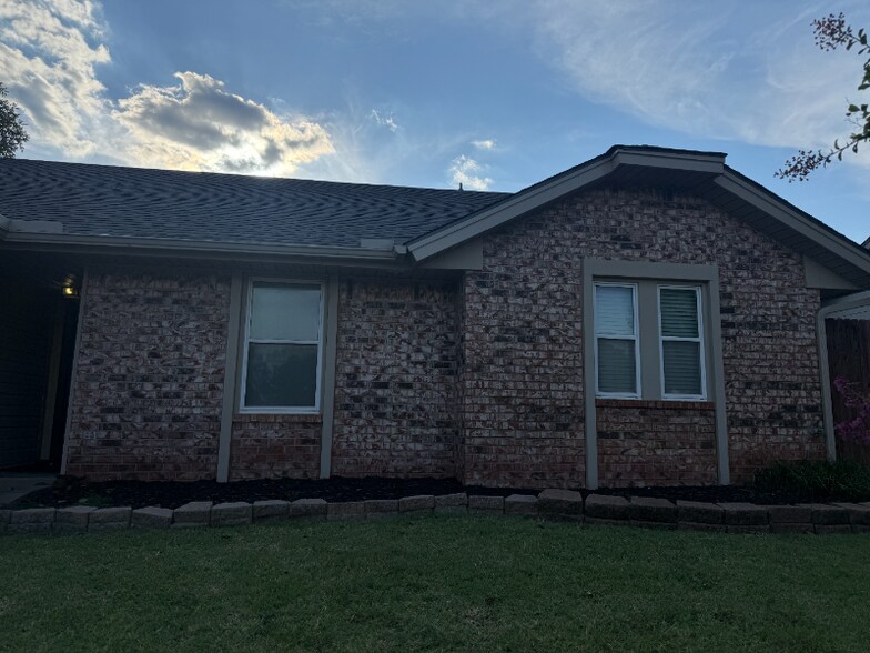 Building Photo - 3801 Phillips Blvd