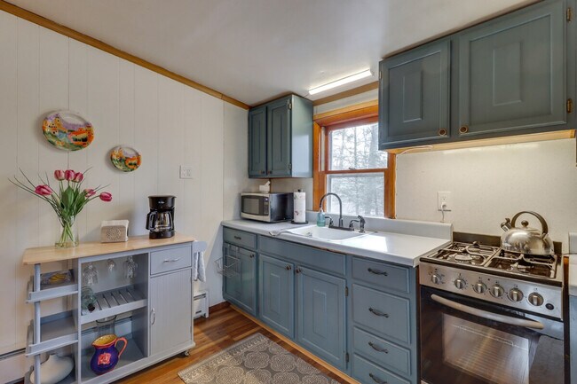 Building Photo - 91 Bruin Rd