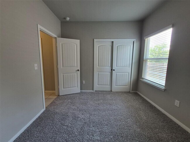 Building Photo - 3317 Burch Brook Cove
