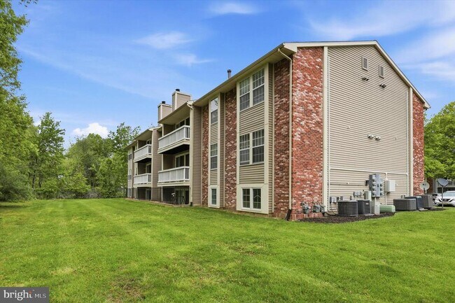 Building Photo - 100 Kenwood Dr