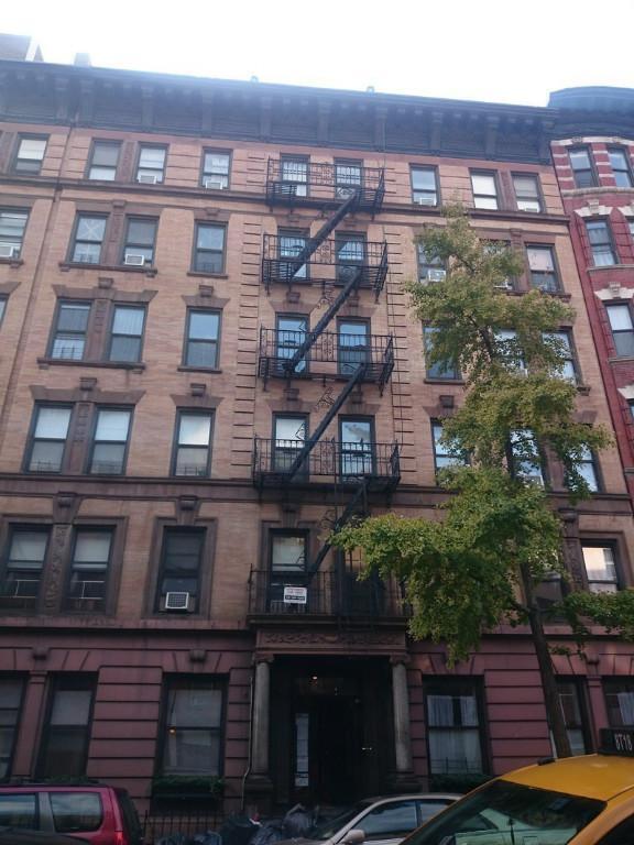 Primary Photo - 340 E 18th St