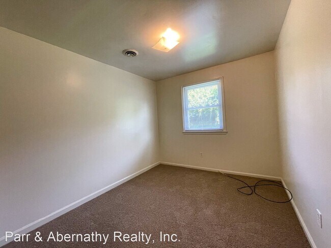 Building Photo - 2 br, 1 bath House - 810 A E. Poythress St...