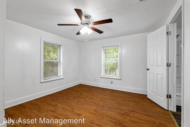 Building Photo - 4 br, 1 bath House - 2612 Hoyer St