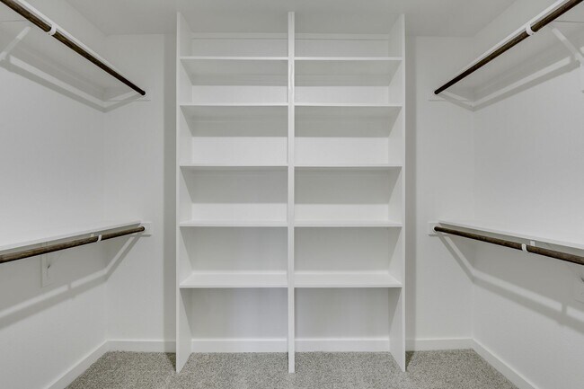 Building Photo - AVAILABLE NOW! NEW LUXURIOUS TRIPLEX LOCATED ON 1-ACRE LOT IN MIDLOTHIAN, TX!