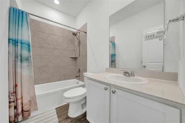 Building Photo - 5630 Elwood Dr