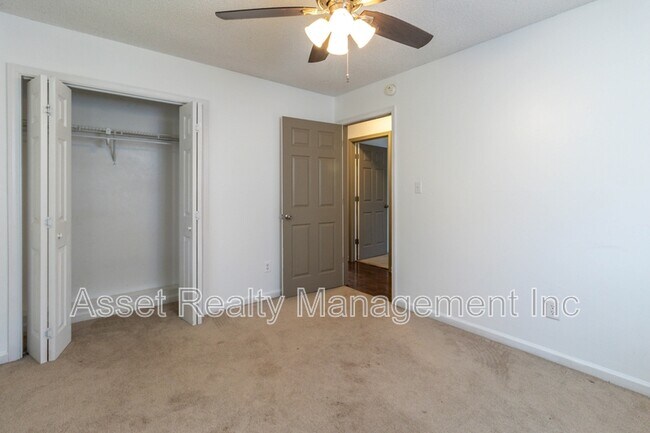 Building Photo - 2821 Vicksburg Ln