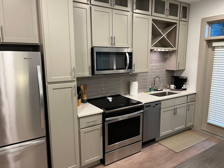 Building Photo - 13303 Ballantyne Corporate Pl