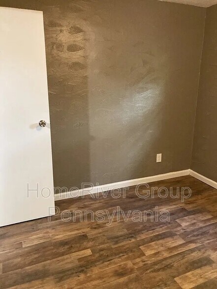 Building Photo - 523 Josephine St