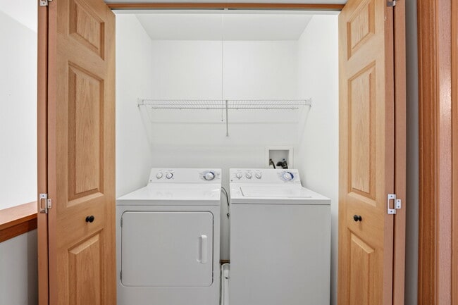 Building Photo - 1472 Cambria Dr