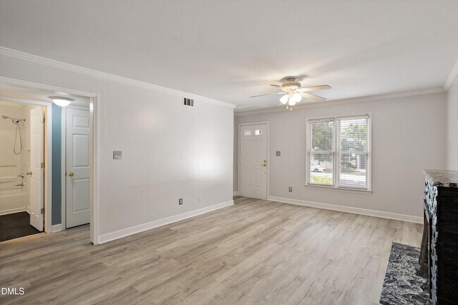 Building Photo - 2306 Stafford Ave
