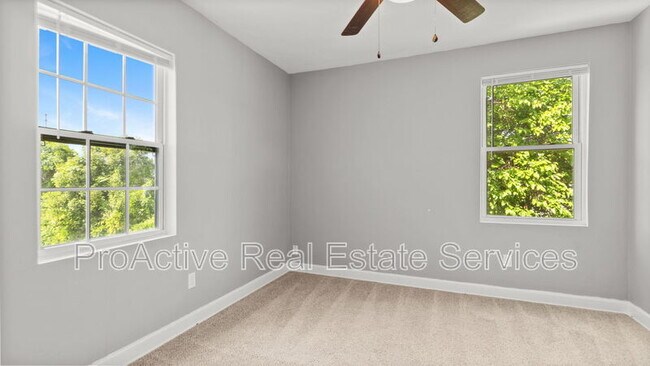 Building Photo - 1451 W Ocean View Ave