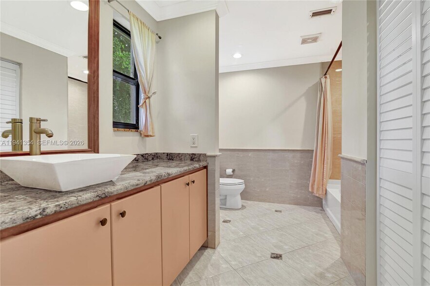 Building Photo - 3114 Kingswood Ter