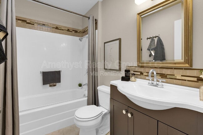 Building Photo - 10547 W Coggins Dr