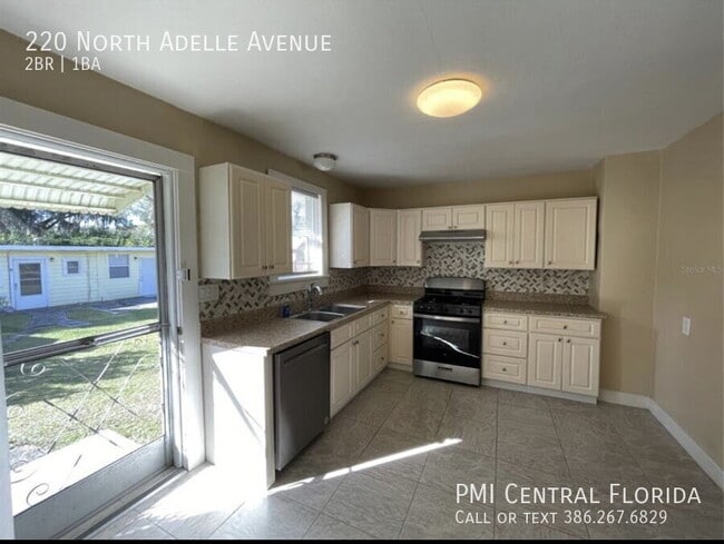 Building Photo - 220 N Adelle Ave