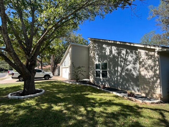 Building Photo - 2706 Hopewell Ct