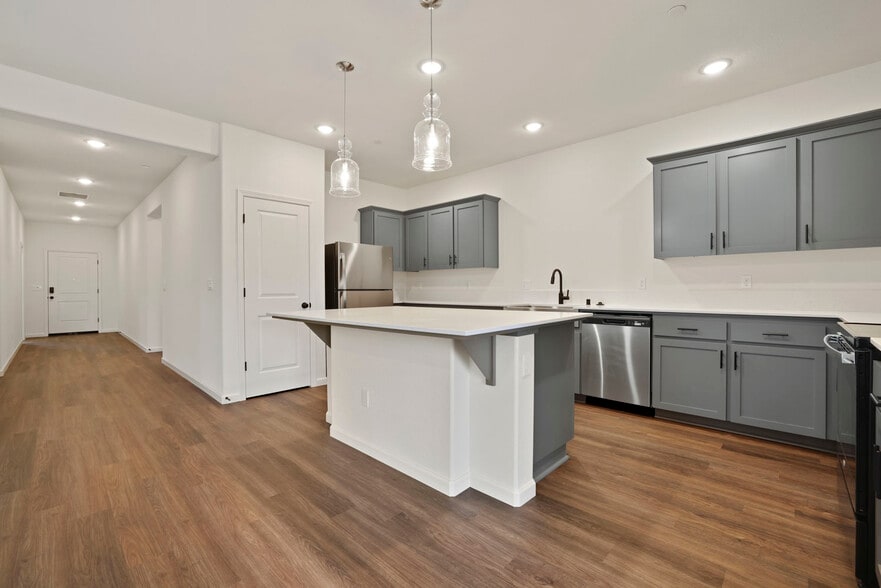 Kitchen - 522 Bedfordshire Dr