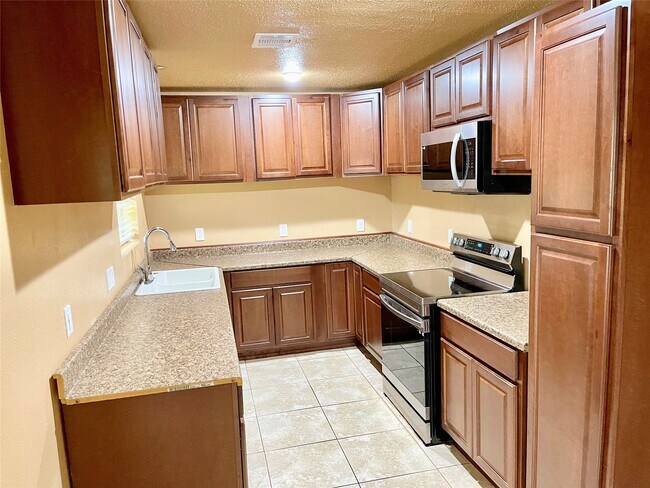 Building Photo - 8302 Coastway Ln