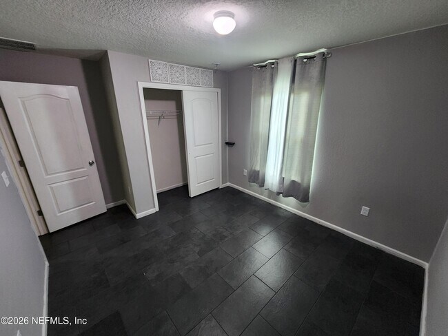 Building Photo - 11486 Tiburon Dr