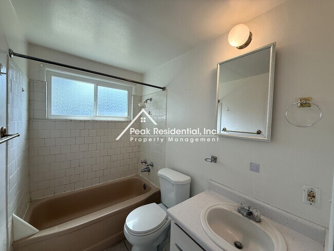 Building Photo - 2815 Santa Paula Ct